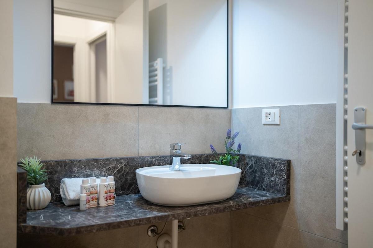 Authentic Private Flat 2 Min From Navigli Apartment Milano Exterior foto